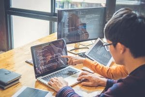 ベトナムオフショアの開発言語